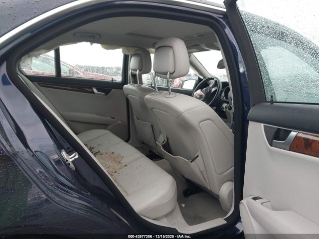 2014 MERCEDES-BENZ C 250 WDDGF4HB4ER307786 Photo 7