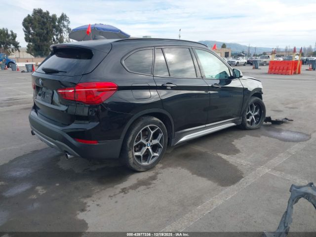 2017 BMW X1 WBXHU7C31H5H37816 Photo 3
