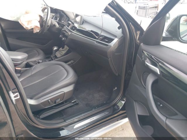 2017 BMW X1 WBXHU7C31H5H37816 Photo 4