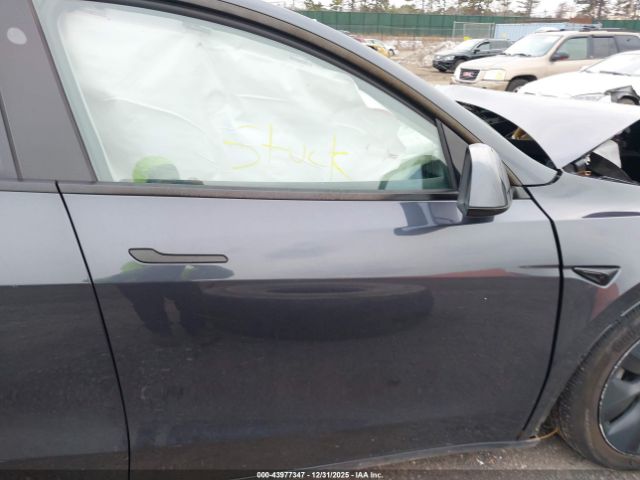 2025 TESLA MODEL Y 7SAYGDED3SA378237 Photo 4