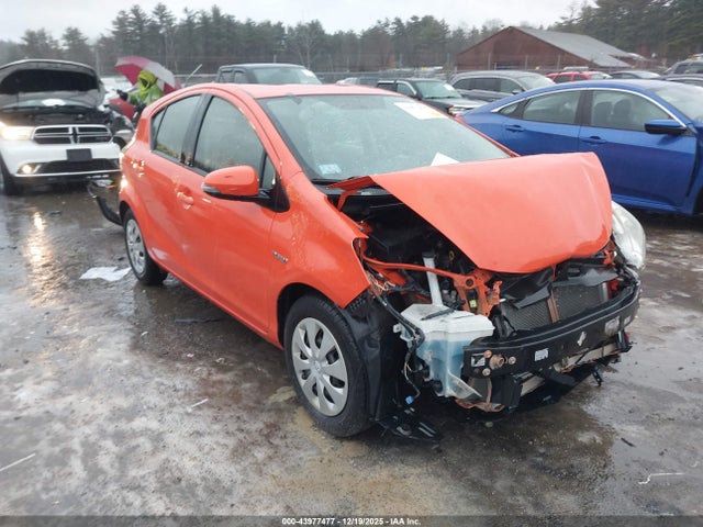 2013 TOYOTA PRIUS C JTDKDTB31D1038830