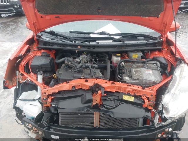 2013 TOYOTA PRIUS C JTDKDTB31D1038830 Photo 9