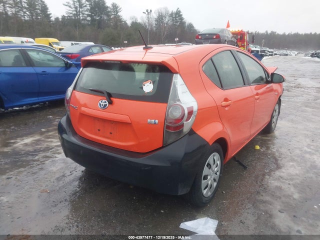 2013 TOYOTA PRIUS C JTDKDTB31D1038830 Photo 3