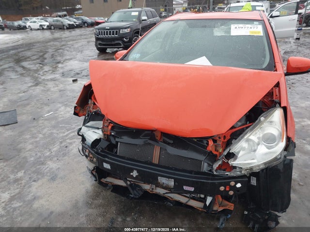 2013 TOYOTA PRIUS C JTDKDTB31D1038830 Photo 5