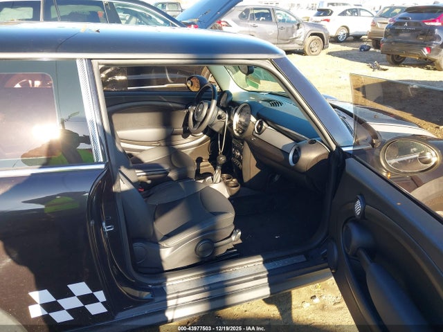 2013 MINI HARDTOP WMWSU3C55DT687774 Photo 4