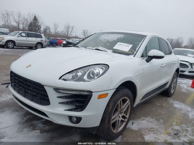 2015 PORSCHE MACAN WP1AB2A53FLB69472 Photo 1