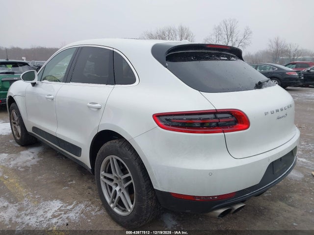 2015 PORSCHE MACAN WP1AB2A53FLB69472 Photo 2