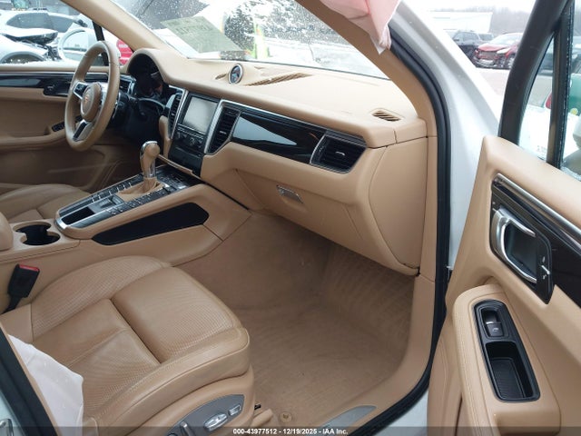 2015 PORSCHE MACAN WP1AB2A53FLB69472 Photo 4