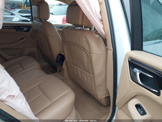 2015 PORSCHE MACAN WP1AB2A53FLB69472 Photo 7