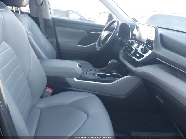 Aukcja sprzedaży 2021 Toyota Highlander Xle, vin: 5TDGZRBH7MS136009, numer aukcji: 43977672