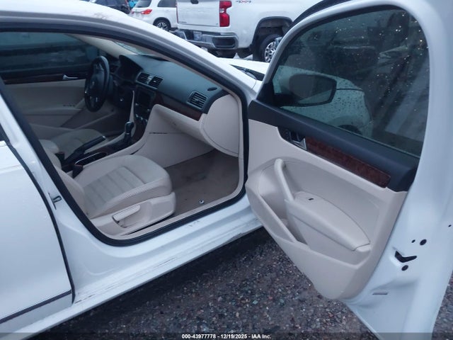 2013 VOLKSWAGEN PASSAT 1VWCH7A36DC003669 Photo 4