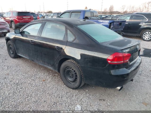 2015 VOLKSWAGEN PASSAT 1VWAT7A39FC076186 Photo 2