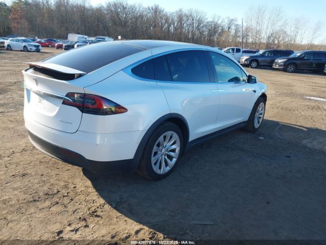 2019 TESLA MODEL X 5YJXCDE20KF189941 Photo 3