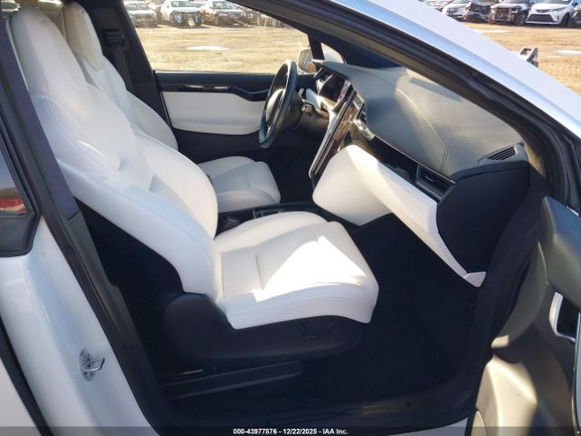 2019 TESLA MODEL X 5YJXCDE20KF189941 Photo 4