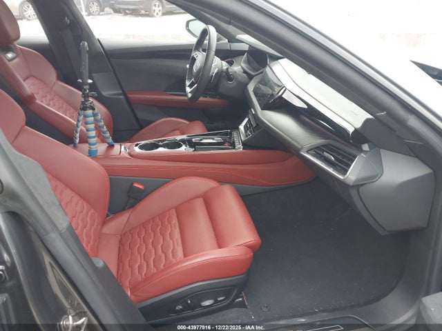 2022 AUDI RS E-TRON GT WAUBHBFW0N7902202 Photo 4