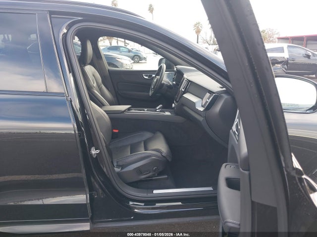 2024 VOLVO XC60 RECHARGE PLUG-IN HYBRID YV4H60DJ3R1842467 Photo 4