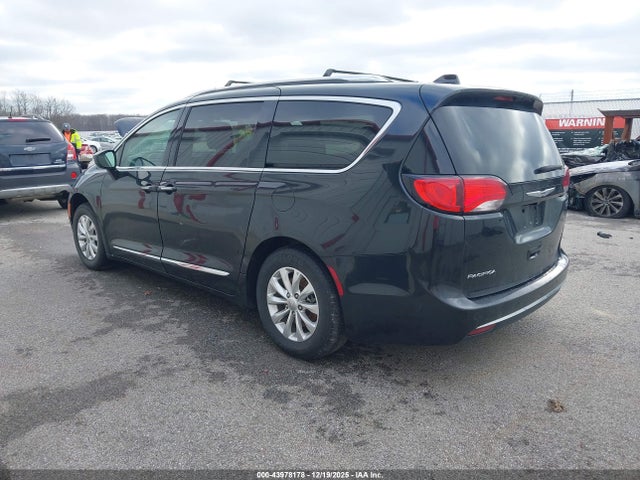 2019 CHRYSLER PACIFICA 2C4RC1BG9KR673120 Photo 2