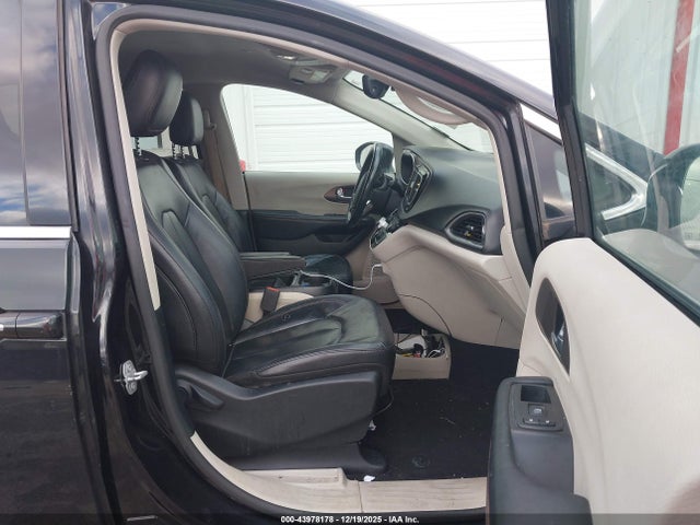 2019 CHRYSLER PACIFICA 2C4RC1BG9KR673120 Photo 4