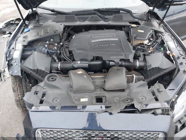 2017 JAGUAR XJ SAJWJ2GD0H8W03928 Photo 9