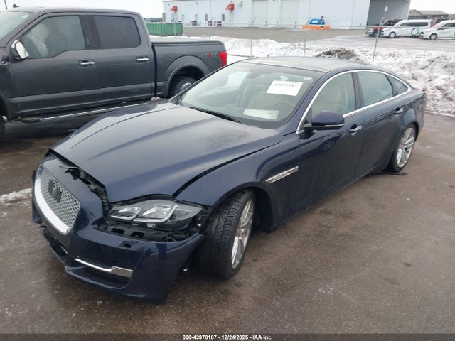2017 JAGUAR XJ SAJWJ2GD0H8W03928 Photo 1