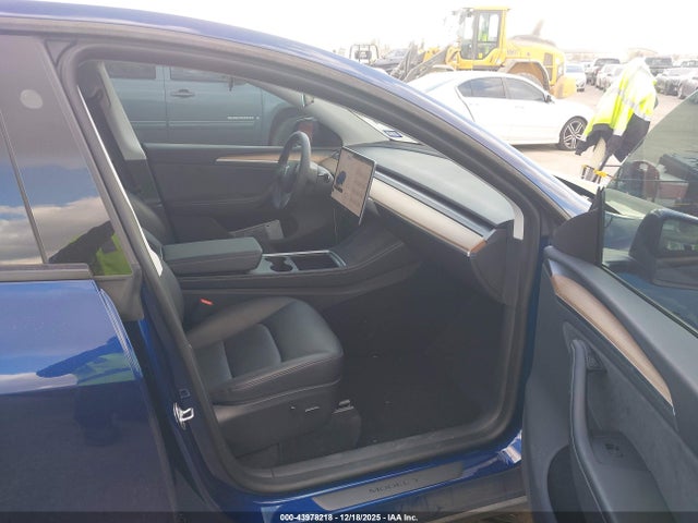 2023 TESLA MODEL Y 7SAYGDEE8PA171567 Photo 4