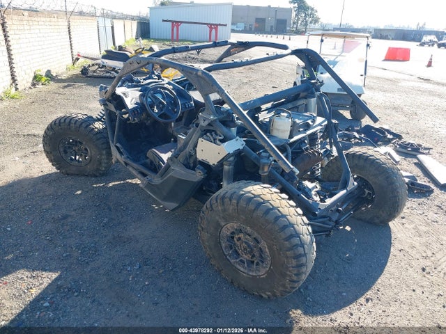 2022 CAN-AM MAVERICK X3 3JBVXAV24NE000277 Photo 2