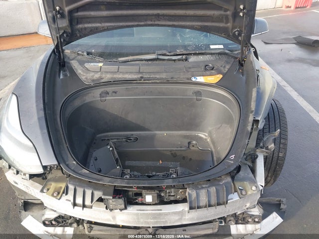 2018 TESLA MODEL 3 5YJ3E1EA3JF019909 Photo 9
