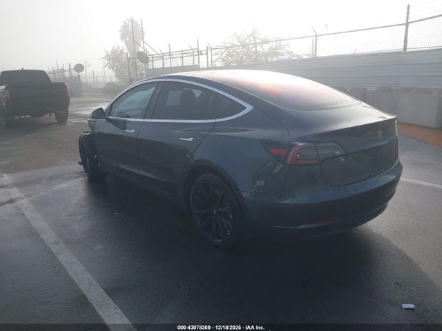 2018 TESLA MODEL 3 5YJ3E1EA3JF019909 Photo 2