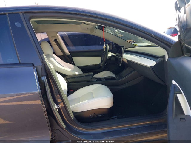 2021 TESLA MODEL 3 5YJ3E1EA6MF849109 Photo 4