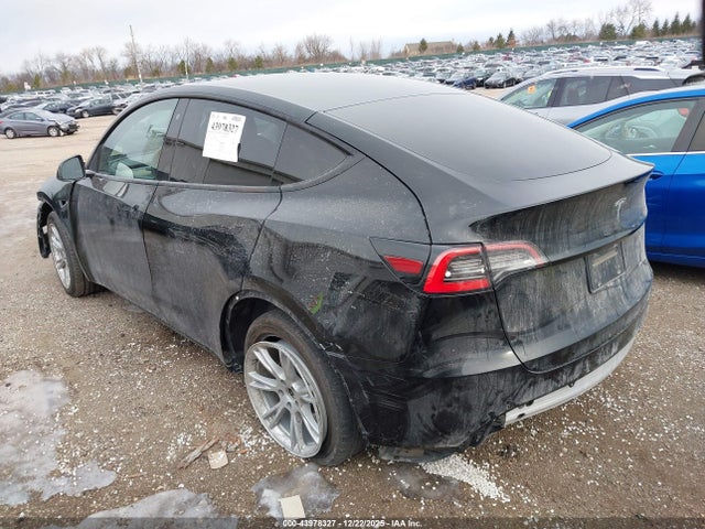 2020 TESLA MODEL Y 5YJYGDEE1LF047456 Photo 2
