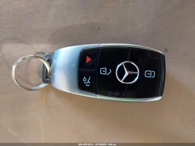WDDZF4KB5JA381857 Mercedes-Benz E 300 4matic