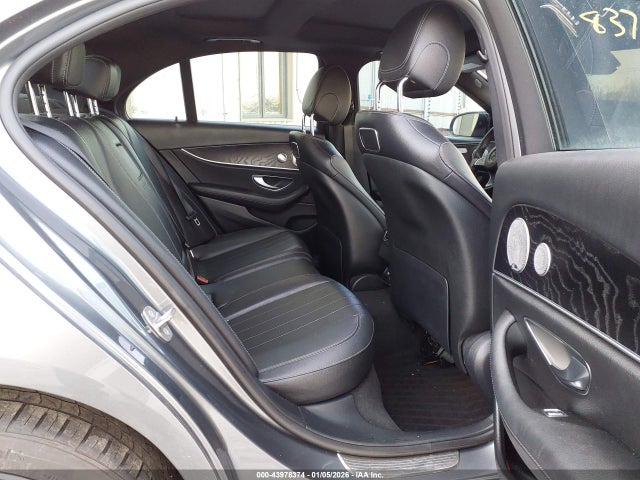 WDDZF4KB5JA381857 Mercedes-Benz E 300 4matic