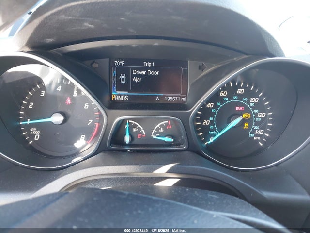 1FMCU9GX6GUB61556 Ford ESCAPE SE