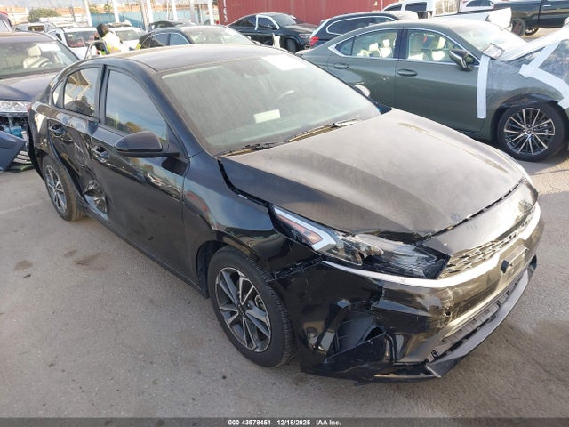 3KPF24AD7PE603414 KIA Forte Lxs