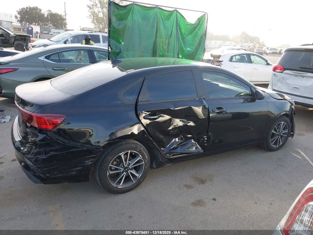 3KPF24AD7PE603414 KIA Forte Lxs