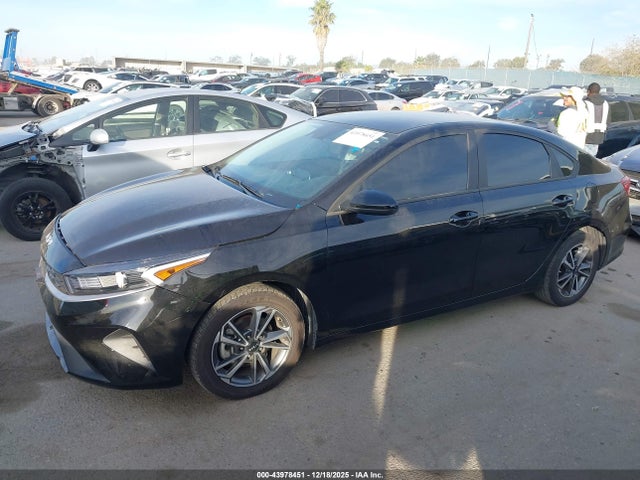 3KPF24AD7PE603414 KIA Forte Lxs