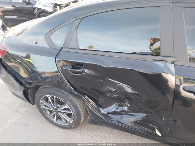 3KPF24AD7PE603414 KIA Forte Lxs