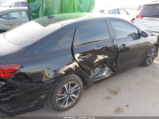 3KPF24AD7PE603414 KIA Forte Lxs