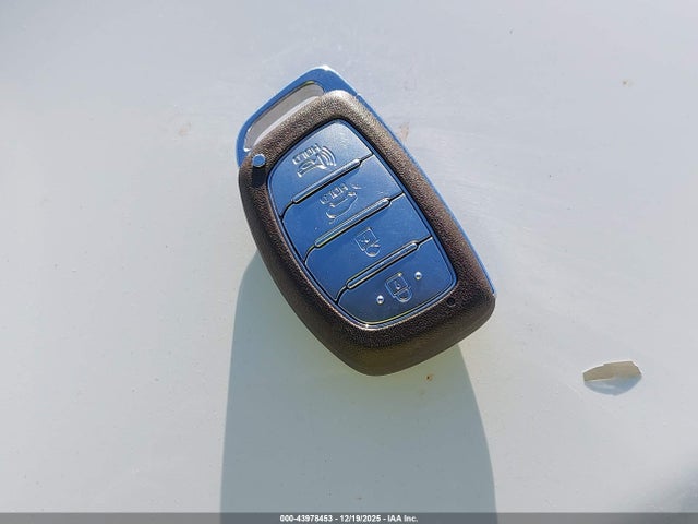 2019 HYUNDAI IONIQ PLUG-IN HYBRID KMHC75LD0KU125625 Photo 10