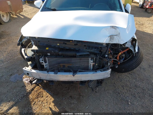 2019 HYUNDAI IONIQ PLUG-IN HYBRID KMHC75LD0KU125625 Photo 5