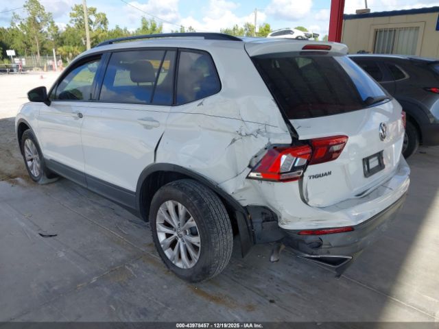 2018 VOLKSWAGEN TIGUAN 3VV1B7AX4JM024014 Photo 2