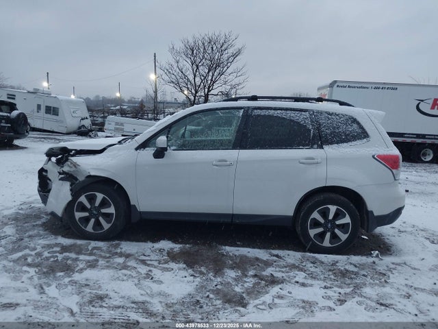 Subaru Forester 2.5i Premium 2018 JF2SJAEC2JH599440 Image 14