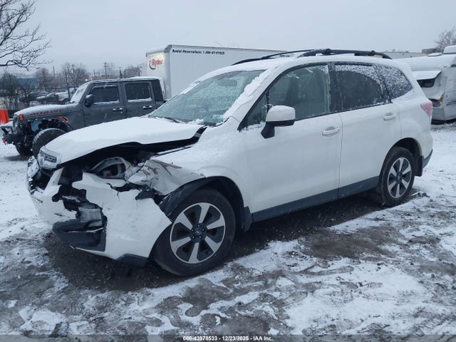 Subaru Forester 2.5i Premium 2018 JF2SJAEC2JH599440 Image 2
