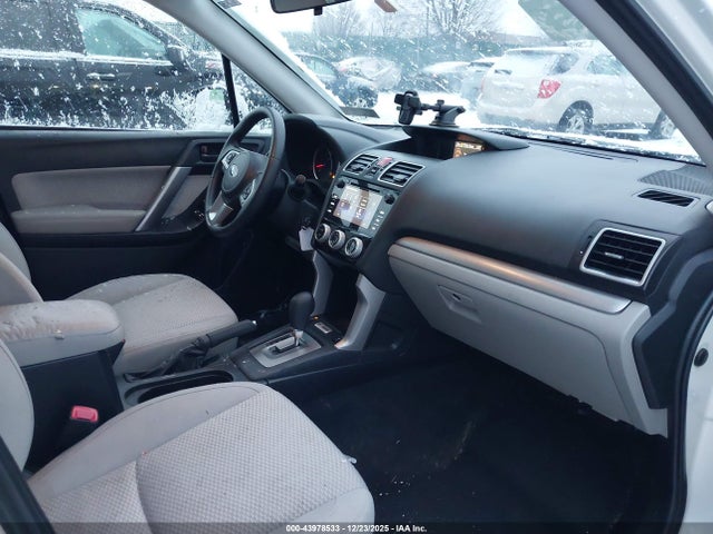 Subaru Forester 2.5i Premium 2018 JF2SJAEC2JH599440 Image 5