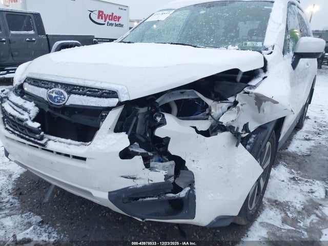 Subaru Forester 2.5i Premium 2018 JF2SJAEC2JH599440 Image 6
