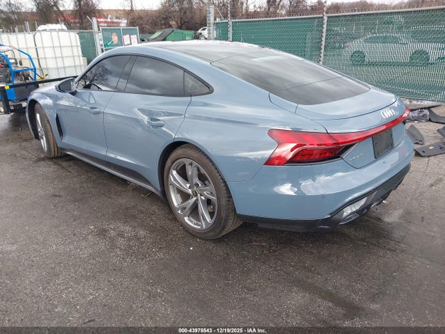 2023 AUDI E-TRON GT WAUFJBFW0P7002764 Photo 2