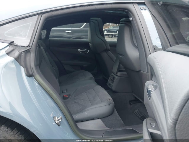 2023 AUDI E-TRON GT WAUFJBFW0P7002764 Photo 7
