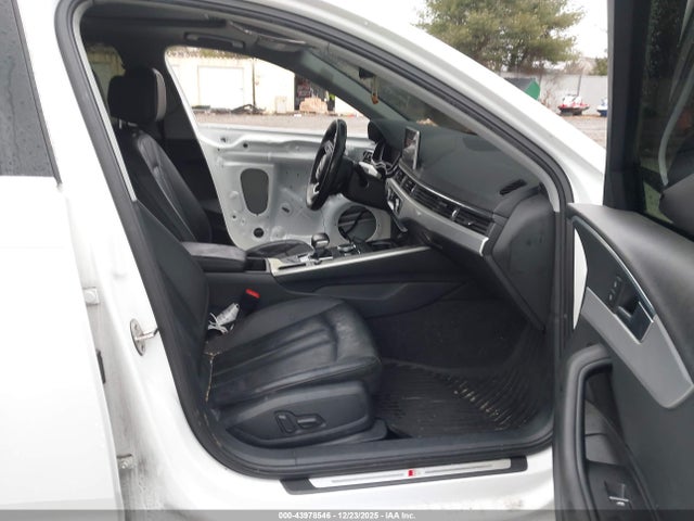 2017 AUDI A4 WAUENAF43HN009732 Photo 4