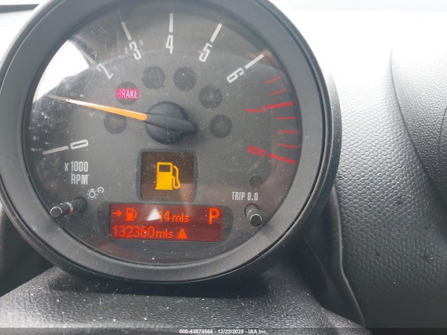 2016 MINI COUNTRYMAN WMWZB3C59GWR49271 Photo 6