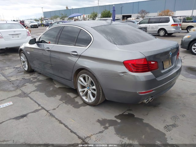 2015 BMW 535D WBAXA5C55FD691833 Photo 2